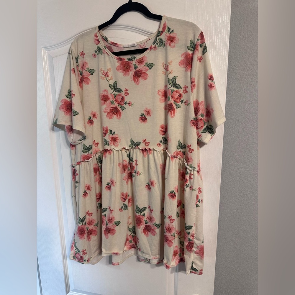 Chic Soul Short Sleeve Cream with Pink Flowers